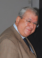 Dr. Alcides Martins